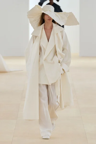 Look 37